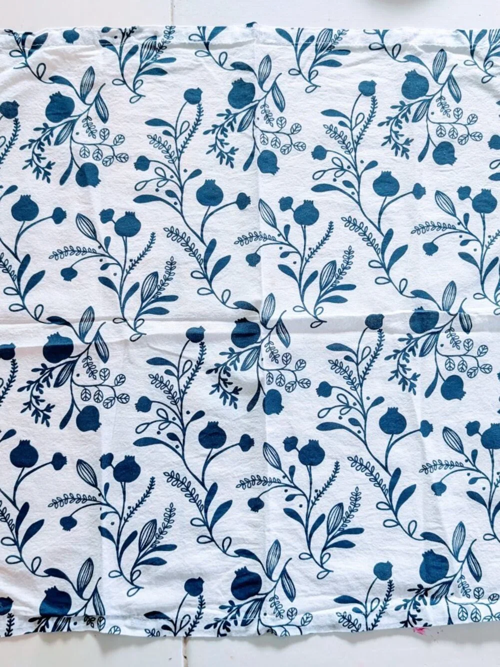 Set of 8 World Market Cotton Table Linen Napkins White Navy Floral 20x20 Square